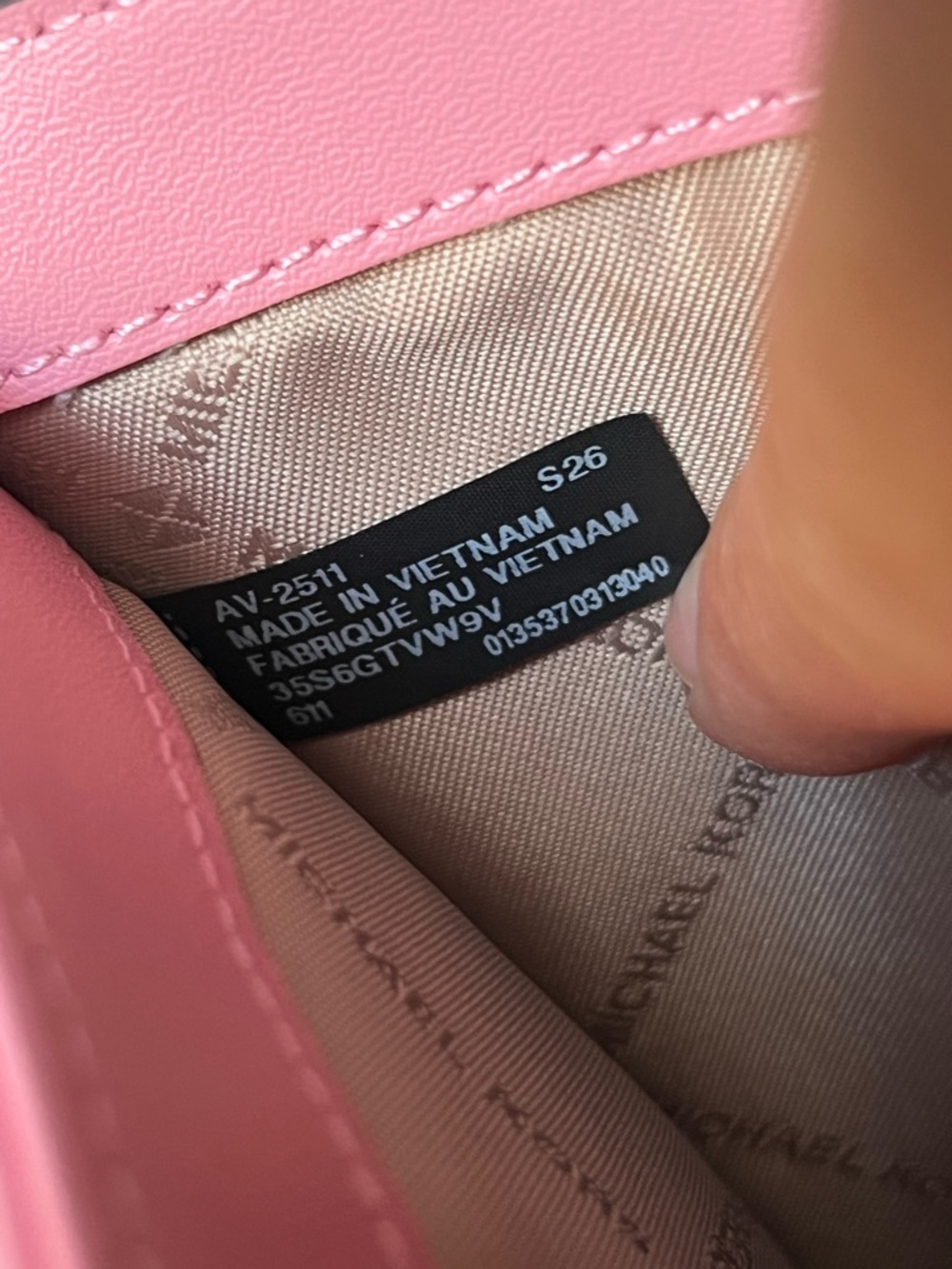 Michael Kors Wallet🎈🎈 - Picture 8 of 9